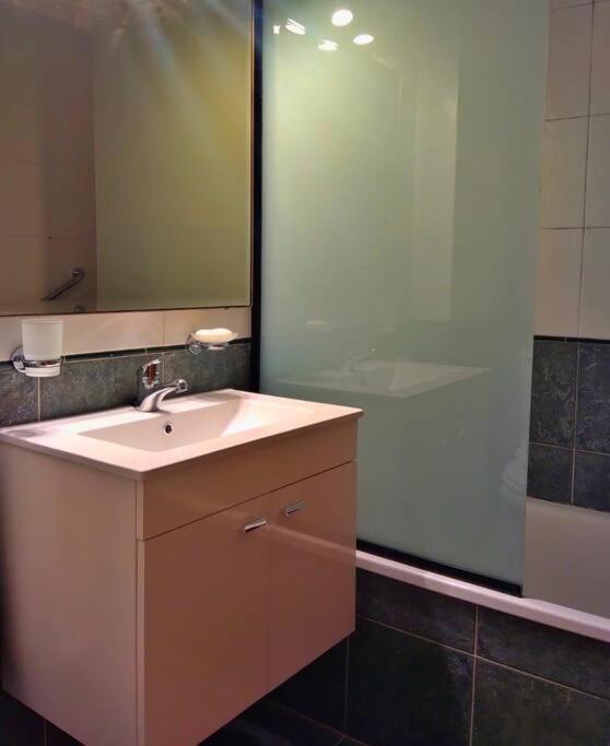 Mono Ambiente Moderno Para 4 Apartamento